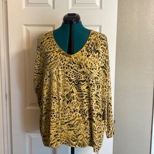 Flora Ashley, V neckline three-quarter length very soft sweater. M.